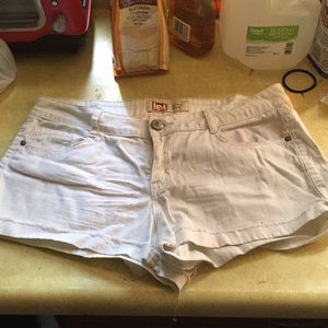 Levi white shorts